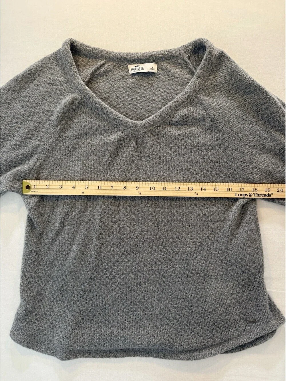 Hollister Gray Knit V-Neck Long Sleeve Pullover Sweater Logo Size L